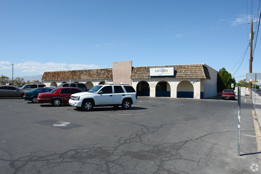 2827 Las Vegas Blvd N, North Las Vegas, NV for sale - Primary Photo - Image 1 of 4
