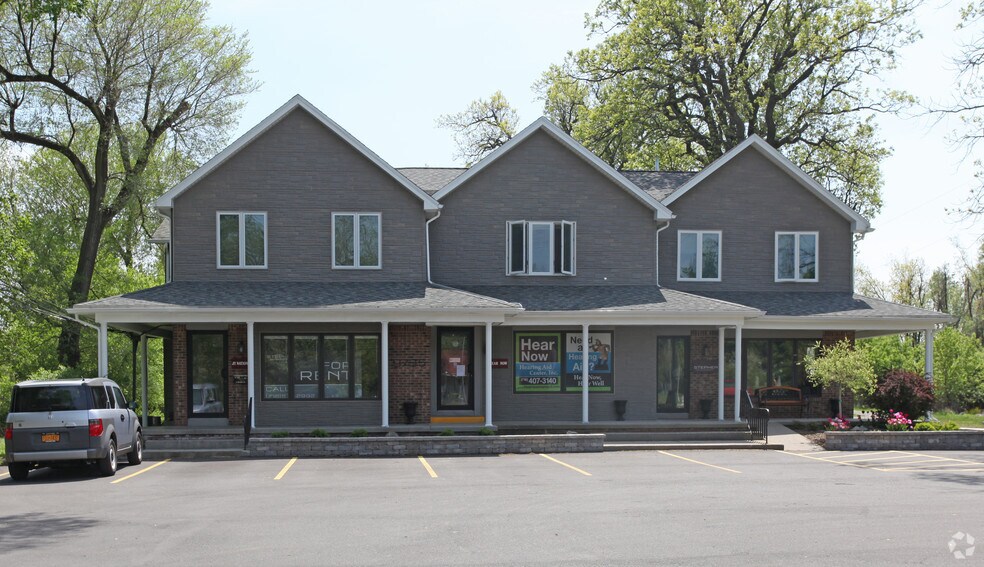 9735 Main St, Clarence, NY à louer - Photo du bâtiment - Image 2 de 3