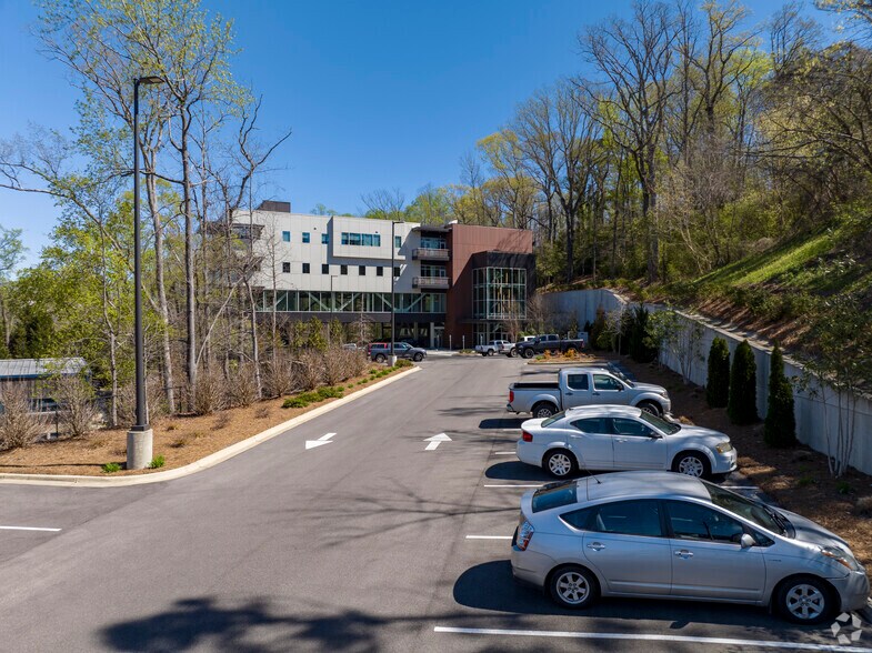 2101 Old Columbiana Rd, Vestavia Hills, AL à louer - Photo du bâtiment - Image 3 de 21