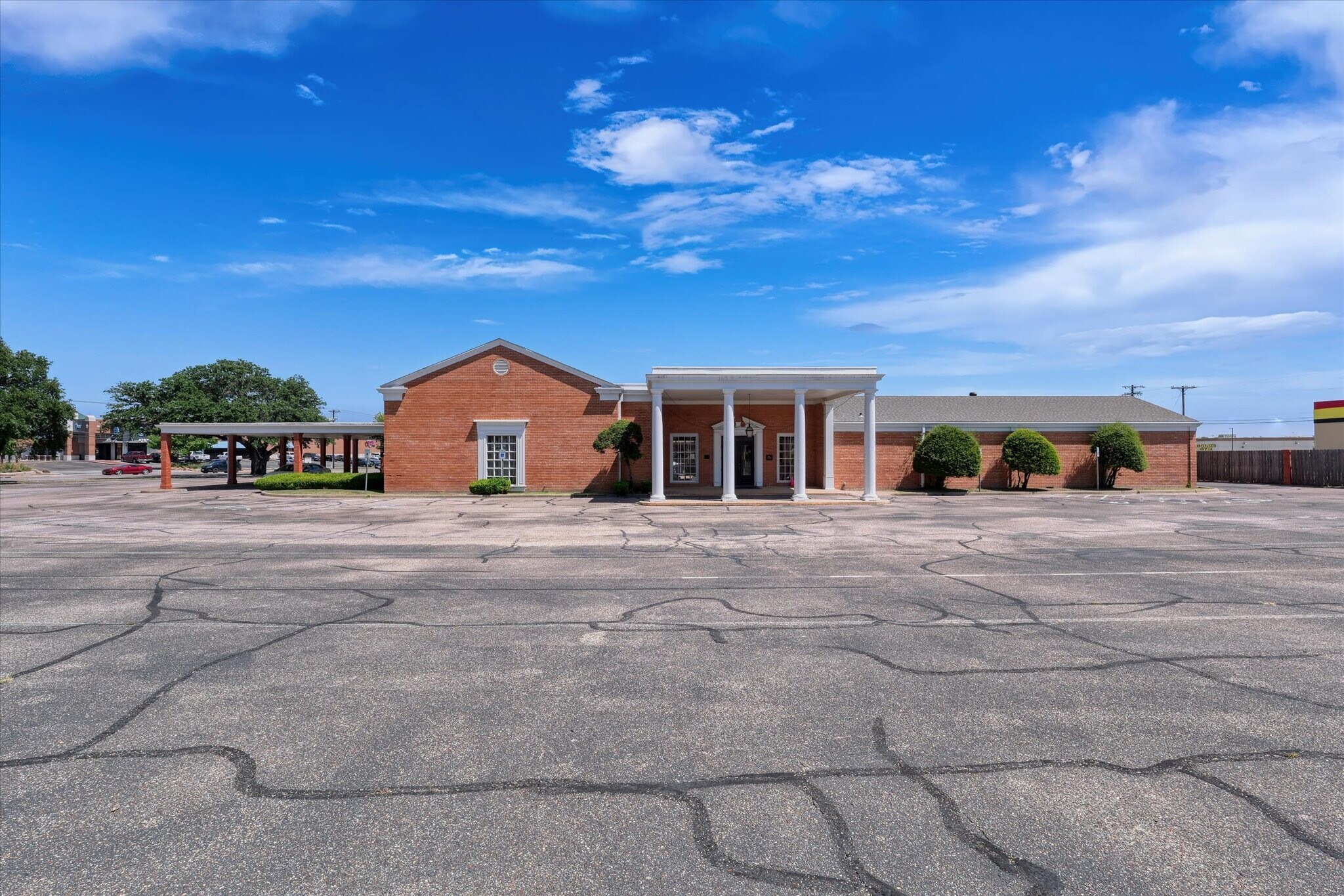4400 W Waco Dr, Waco, TX for sale Primary Photo- Image 1 of 7