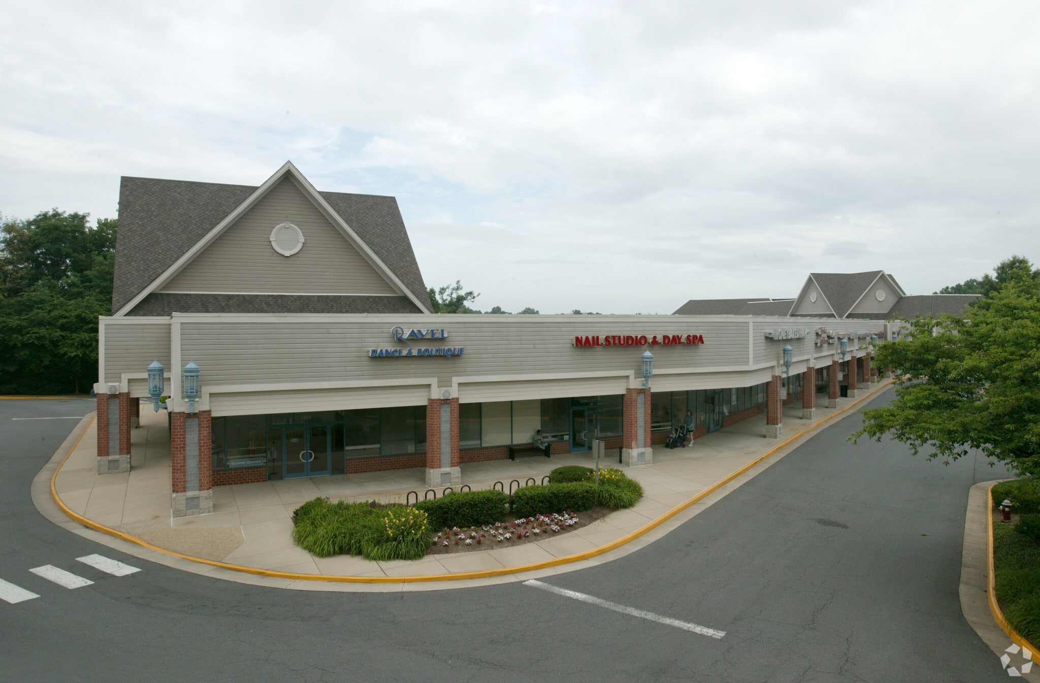 1400-1498 Northpoint Village Ctr, Reston, VA for lease Building Photo- Image 1 of 3