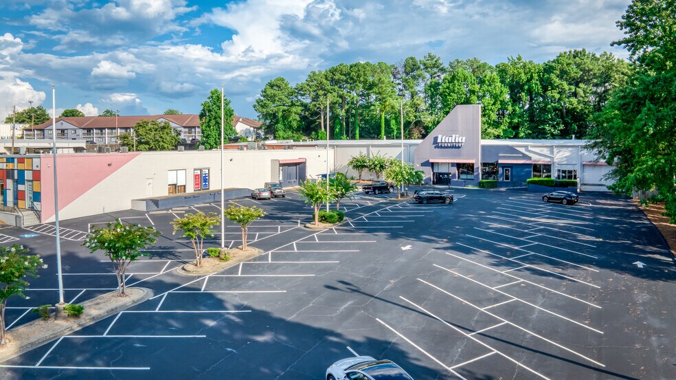 6248 Dawson Blvd, Norcross, GA à louer - Photo du bâtiment - Image 2 de 5