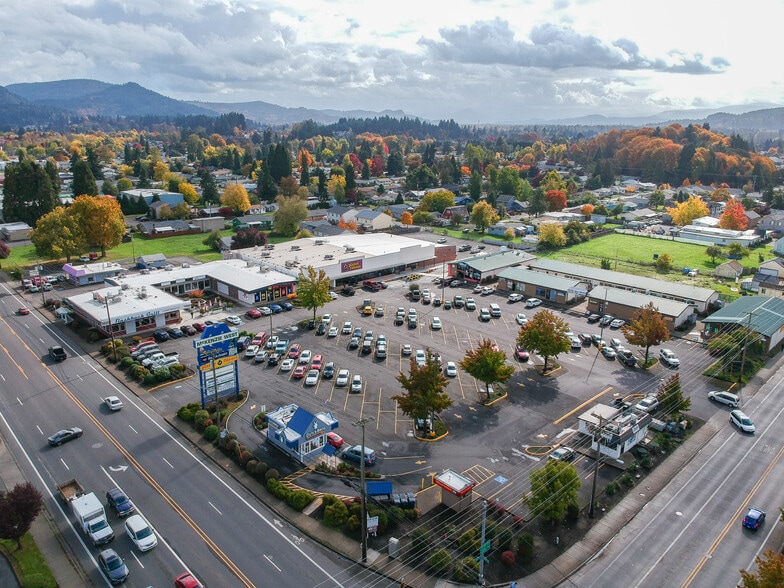 4205-4229 Main St, Springfield, OR for lease - Building Photo - Image 2 of 4