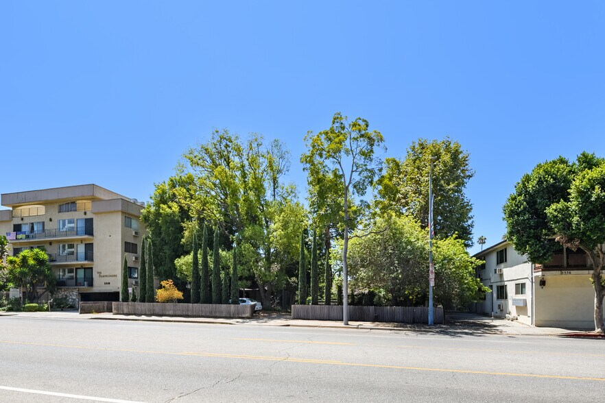 5352 Franklin Ave, Los Angeles, CA à vendre - Photo du bâtiment - Image 2 de 10
