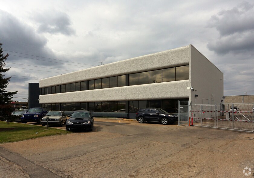 4103 97th St NW, Edmonton, AB à louer - Photo du bâtiment - Image 3 de 4