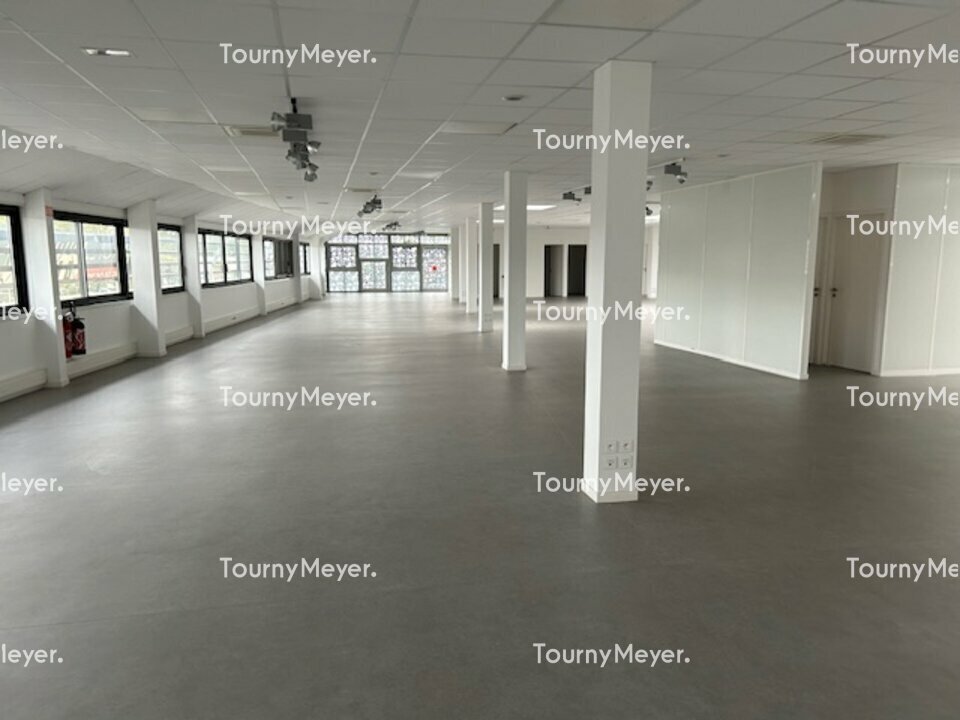 Office in Mérignac for lease Interior Photo- Image 1 of 5