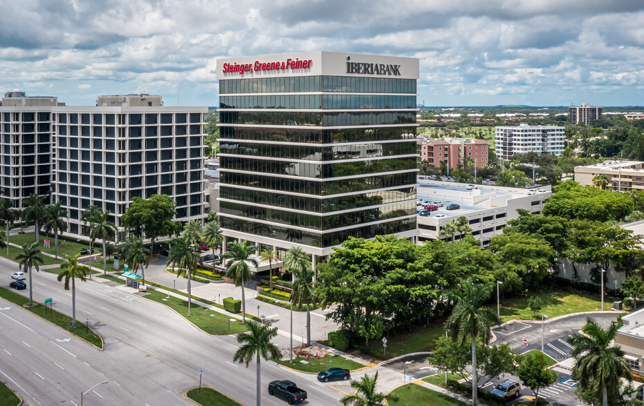 1645 Palm Beach Lakes Blvd, West Palm Beach, FL à louer - Photo du bâtiment - Image 2 de 18