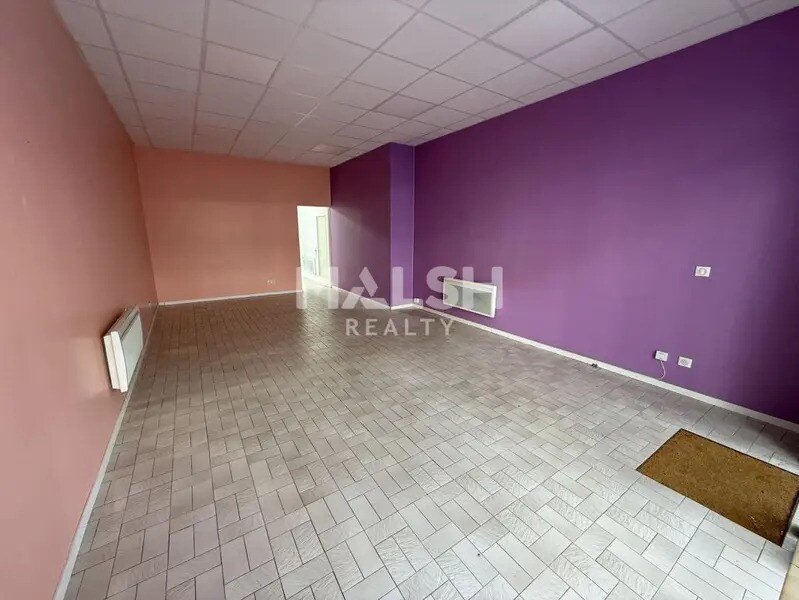 Retail in Saint-Étienne for lease Interior Photo- Image 1 of 4