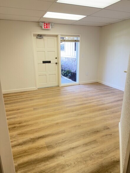 3443 Tamiami Trl, Port Charlotte, FL à louer - Photo du bâtiment - Image 2 de 29