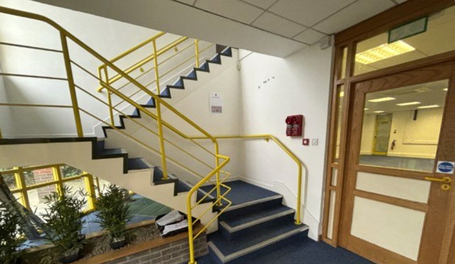 Bruntcliffe Way, Morley for lease Interior Photo- Image 1 of 2