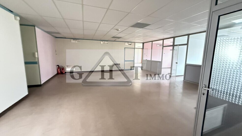 Bureau dans Mareuil Les Meaux à vendre - Photo intérieure - Image 1 de 12