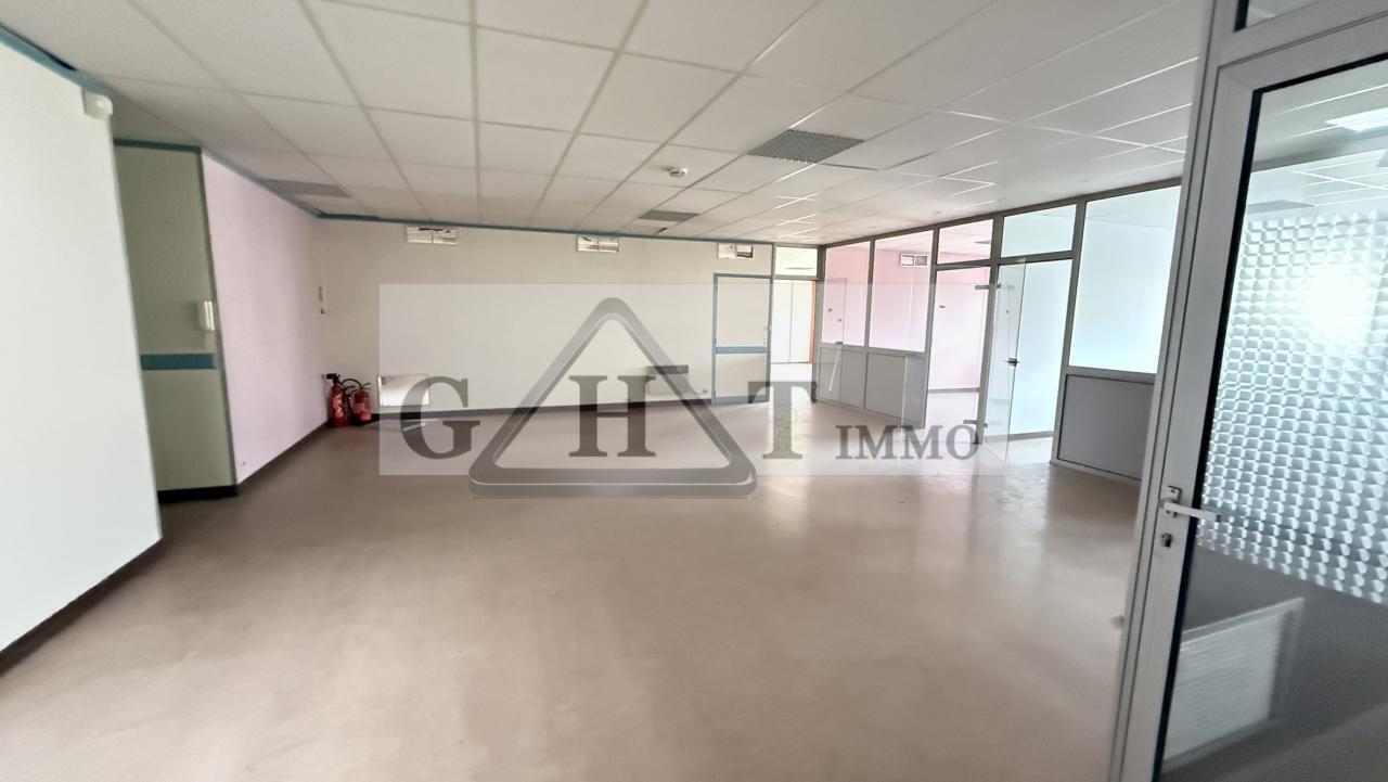 Office in Mareuil Les Meaux for sale Interior Photo- Image 1 of 13