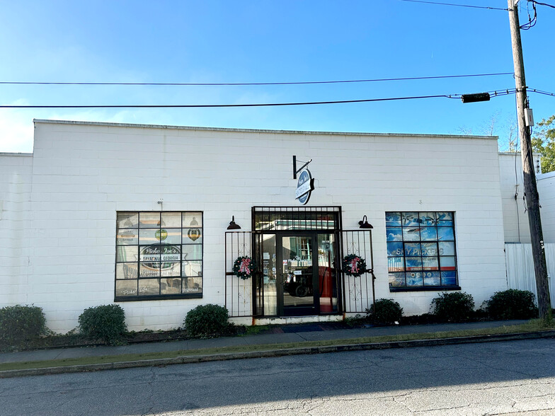 217 E 41st St, Savannah, GA for lease - Building Photo - Image 3 of 9