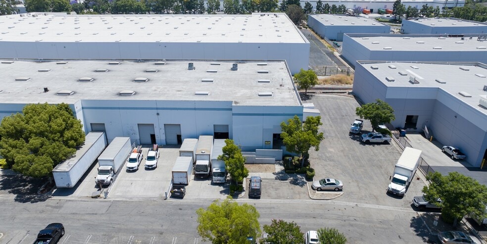 9843 6th St, Rancho Cucamonga, CA for lease - Building Photo - Image 1 of 3