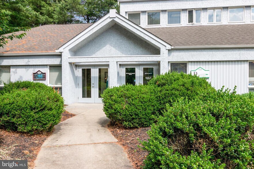 112 Haddontowne Ct, Cherry Hill, NJ à vendre - Photo du bâtiment - Image 1 de 12