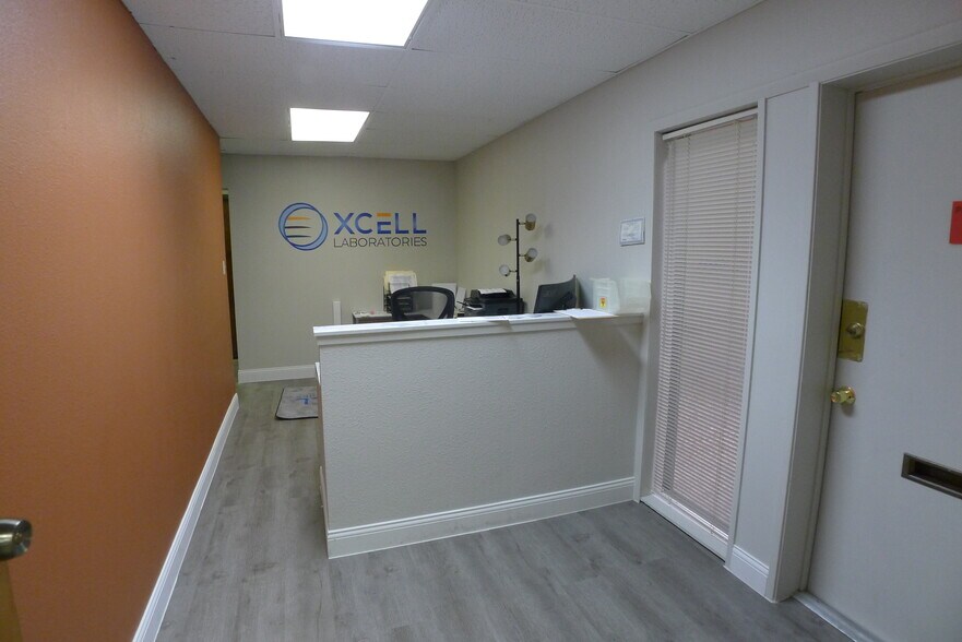 15321 San Pedro Ave, San Antonio, TX à louer - Photo du bâtiment - Image 2 de 15