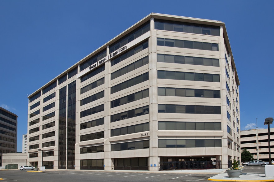 8285 Greensboro Dr, McLean, VA for lease - Building Photo - Image 2 of 2