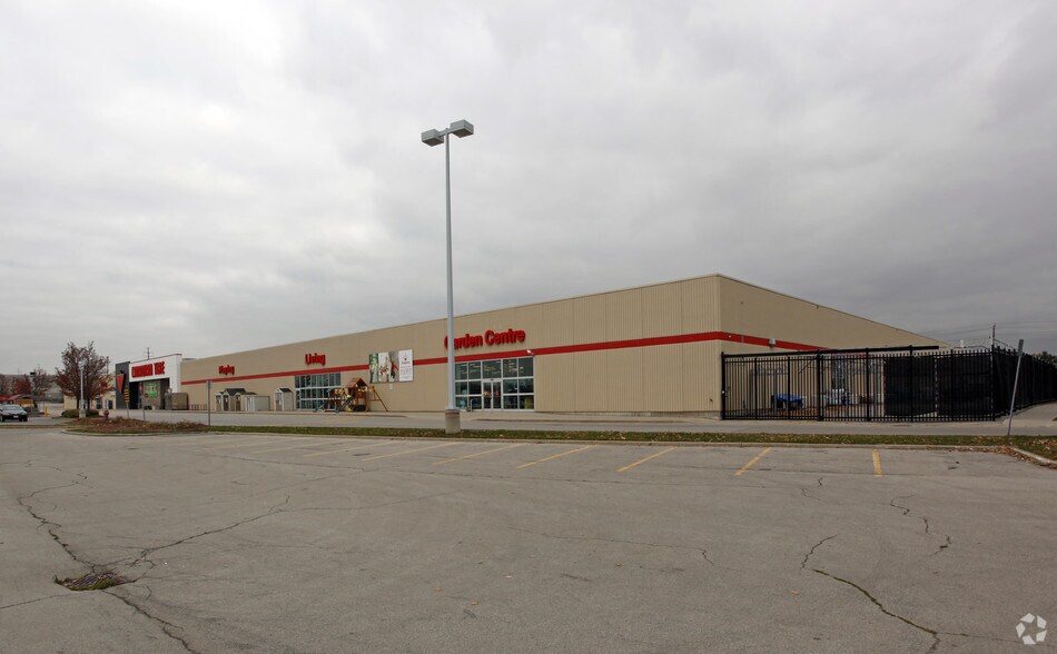777 Guelph Line, Burlington, ON à louer - Photo du bâtiment - Image 2 de 2