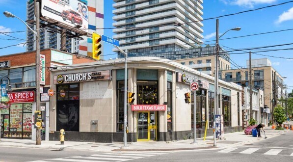 1939 Weston Rd, Toronto, ON à vendre Photo principale- Image 1 de 3