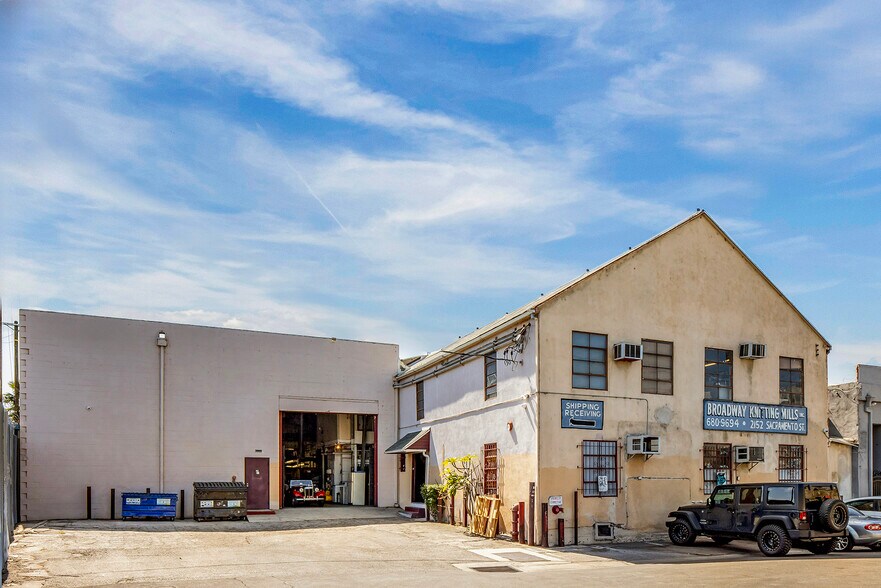 2152 Sacramento St, Los Angeles, CA à vendre - Photo du bâtiment - Image 2 de 10
