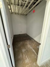 323-329 Central Ave, Sarasota, FL for lease Interior Photo- Image 2 of 20