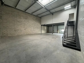 Flex in Aulnay-sous-Bois for lease Interior Photo- Image 1 of 8