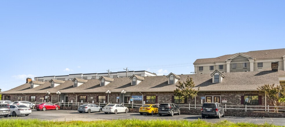 4610 W Commercial Dr, North Little Rock, AR à louer - Photo du bâtiment - Image 3 de 4