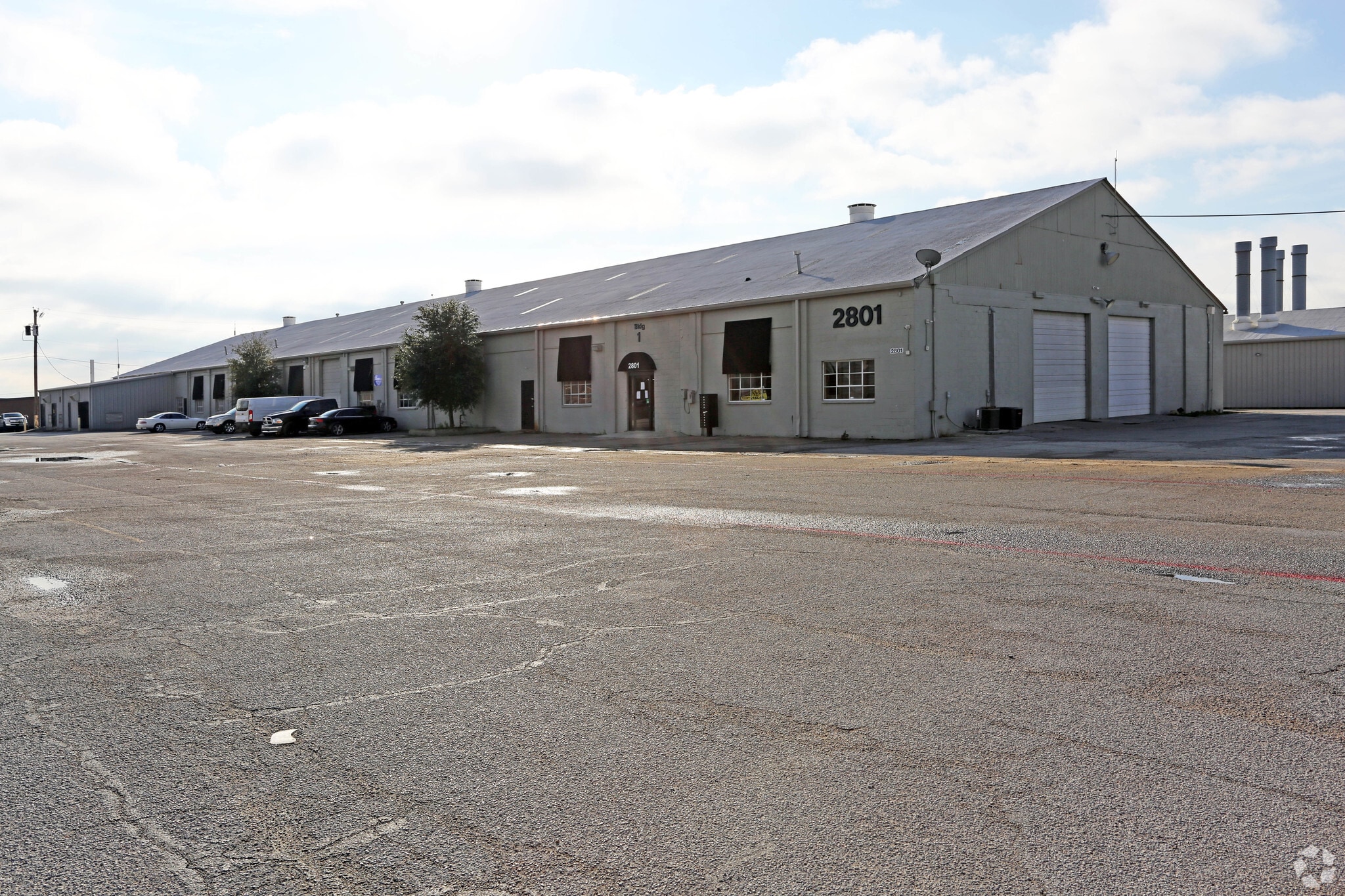 2801 E Main St, Grand Prairie, TX for lease Building Photo- Image 1 of 18