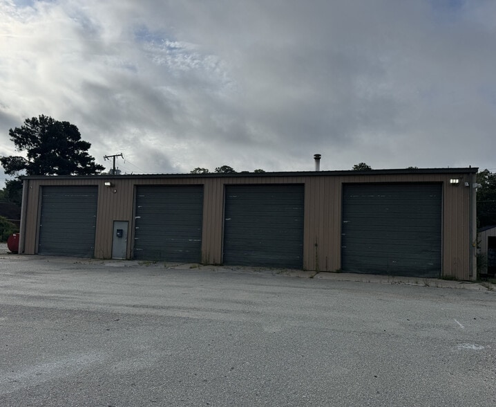 6550 Iron Bridge Rd, Richmond, VA for lease - Building Photo - Image 2 of 4