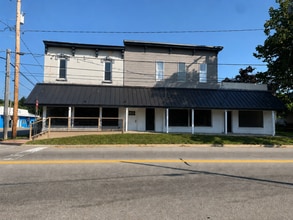7 E Muskegon St, Kent City, MI à louer Photo du bâtiment- Image 1 de 20