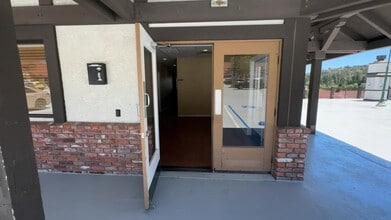 28200 Hwy 189, Lake Arrowhead, CA à louer - Vidéo sur l’inscription commerciale 