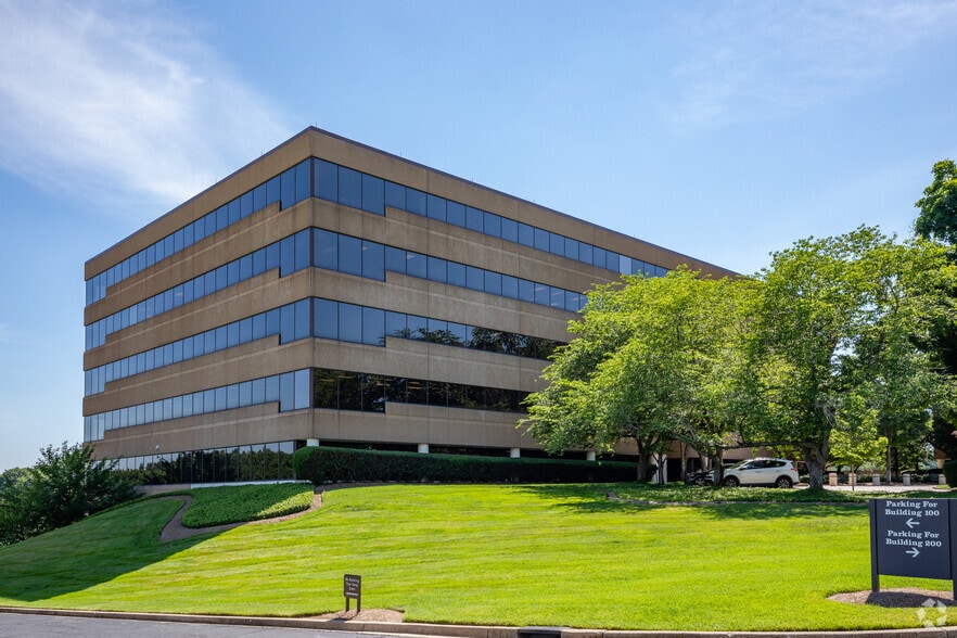 402 Bna Dr, Nashville, TN for lease - Building Photo - Image 3 of 12