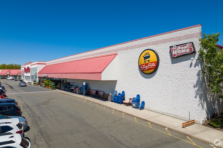 808 W Route 46, Parsippany, NJ à louer - Photo du bâtiment - Image 1 de 8