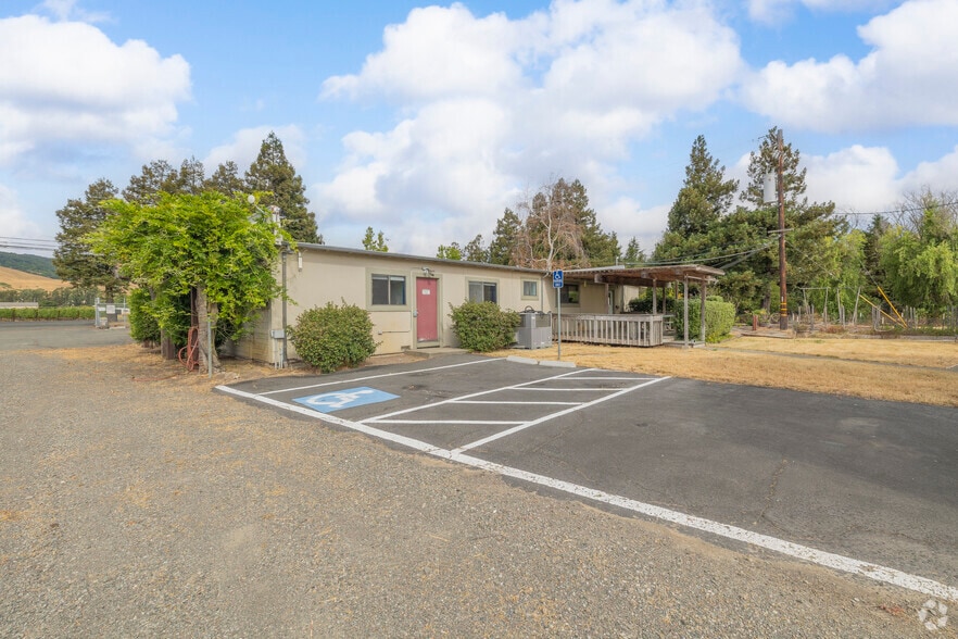 24200 Arnold Dr, Sonoma, CA for lease - Building Photo - Image 3 of 14