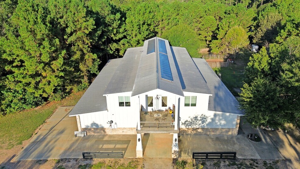 719 Turkey Creek Dr, Livingston, TX à vendre - Photo du bâtiment - Image 1 de 69