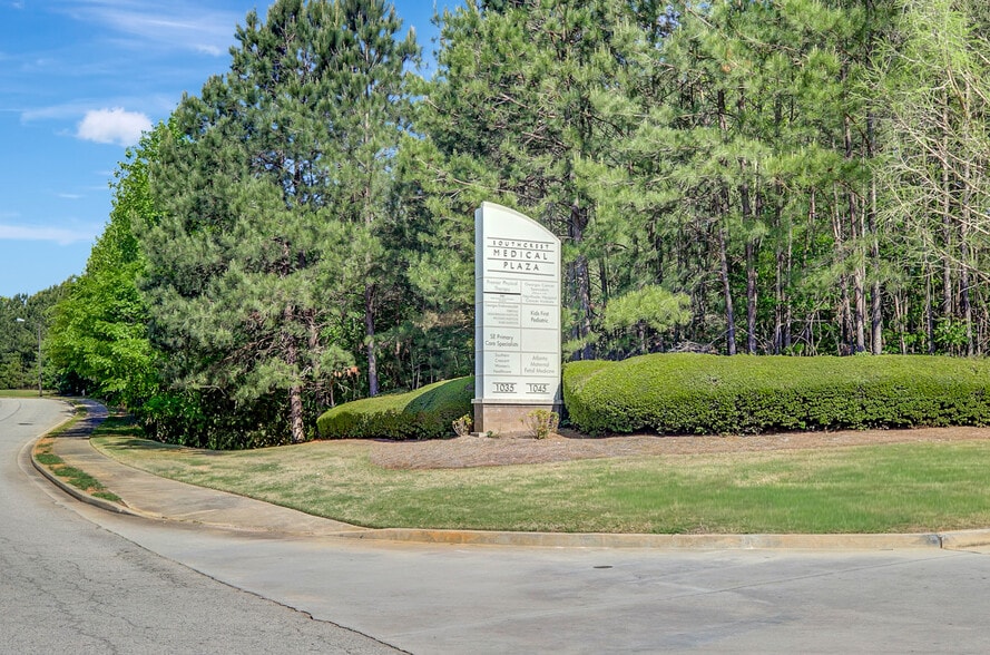 1045 Southcrest Dr, Stockbridge, GA for lease - Building Photo - Image 3 of 21