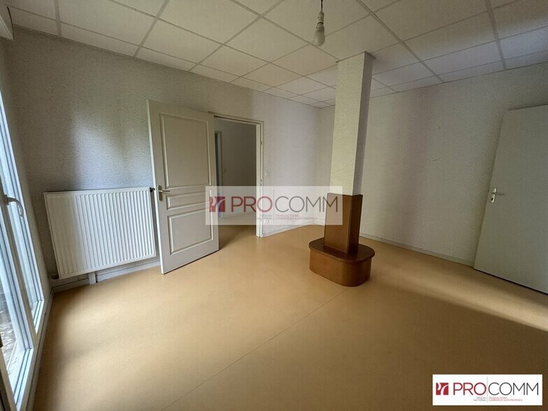 Office in Chartres for sale - Interior Photo - Image 3 of 8