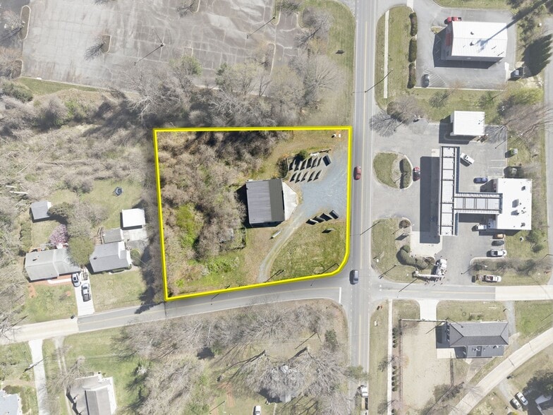 3557 Yadkinville Rd, Winston-Salem, NC for sale - Building Photo - Image 2 of 10