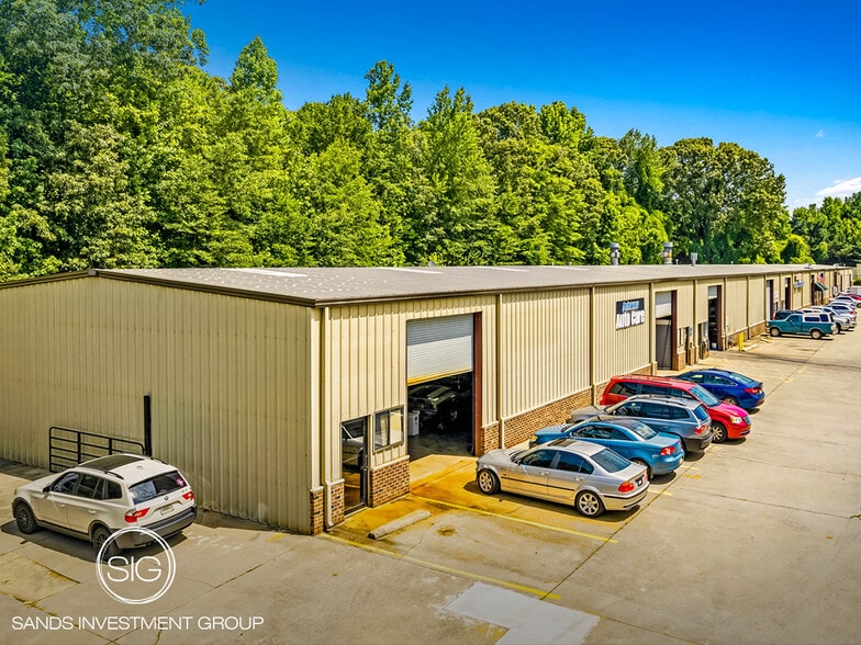 4714-4748 Atlanta Hwy, Flowery Branch, GA for lease - Primary Photo - Image 1 of 9