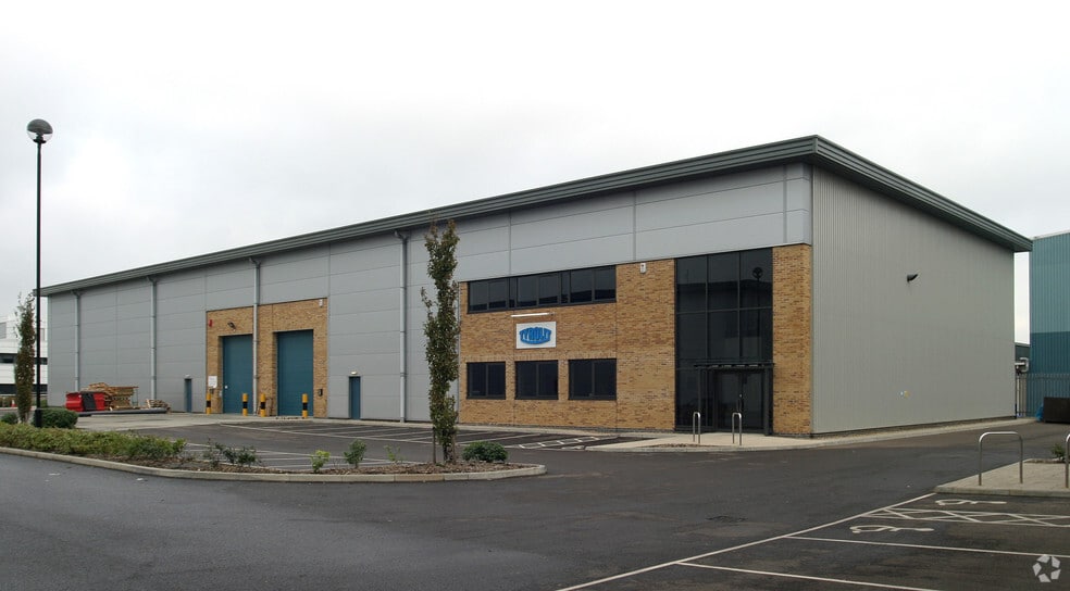 Fleming Way, Crawley for lease - Building Photo - Image 2 of 2