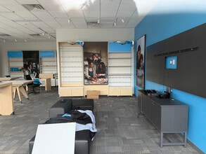 601 Portion Rd, Ronkonkoma, NY à louer Photo intérieure- Image 2 de 2