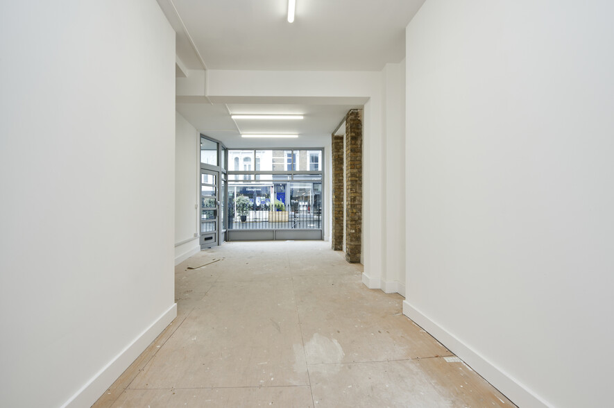 300 Westbourne Grv, London for lease - Building Photo - Image 3 of 8