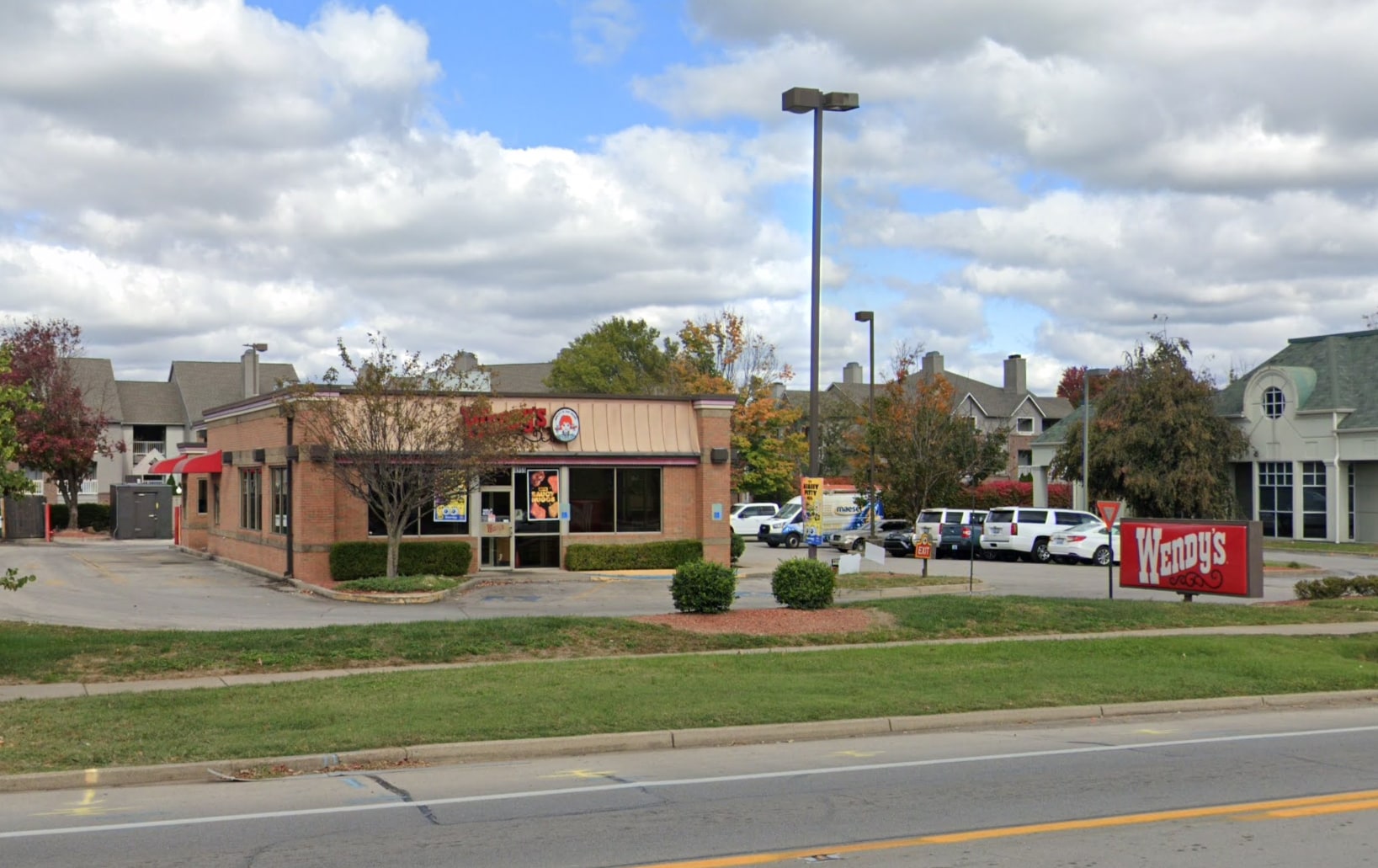4955 Brownsboro Rd, Louisville, KY for lease Primary Photo- Image 1 of 3