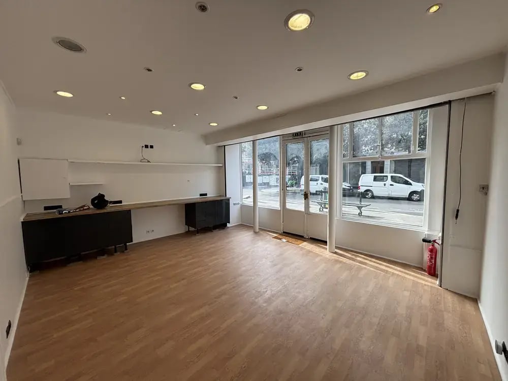 2 Rue Charles Bossut, Paris for lease Interior Photo- Image 1 of 11