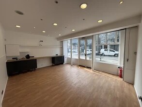 2 Rue Charles Bossut, Paris for lease Interior Photo- Image 1 of 11