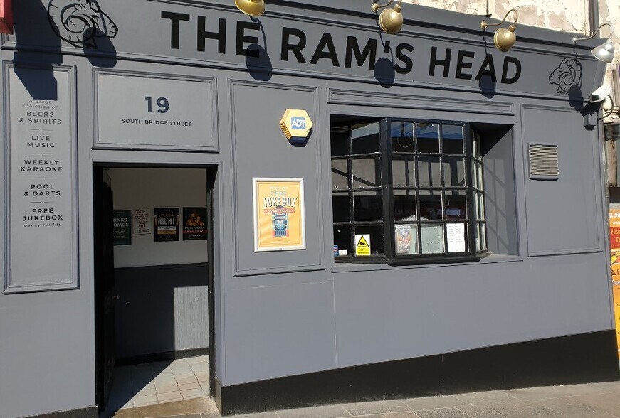 19 South Bridge St, Airdrie à vendre - Photo du bâtiment - Image 1 de 1