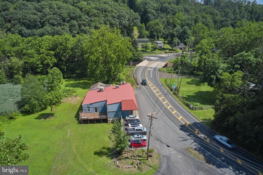 9755 Easton Rd, Kintnersville, PA for sale - Building Photo - Image 2 of 10