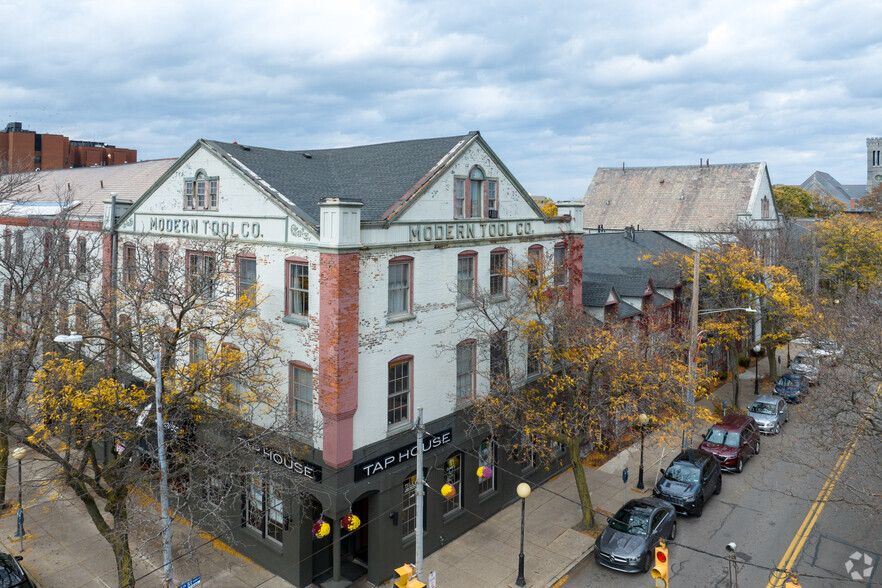 10 E 4th St, Erie, PA à vendre - Photo principale - Image 1 de 1