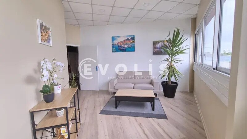 Bureau dans Quincy-Voisins à louer - Photo intérieure - Image 3 de 17