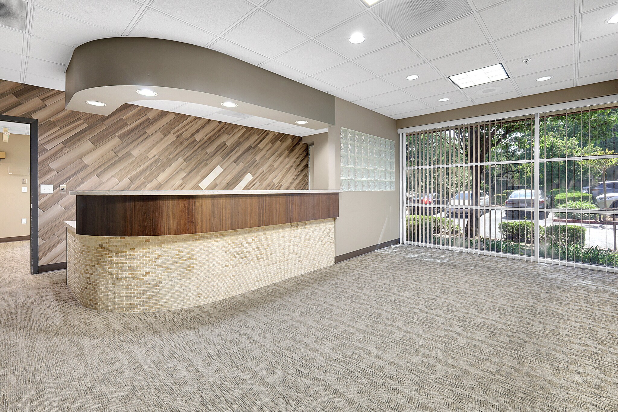 1568 Creekside Dr, Folsom, CA for lease Interior Photo- Image 1 of 1